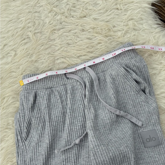ALO yoga Gray Ribbed Joggers - Picture 7 of 11